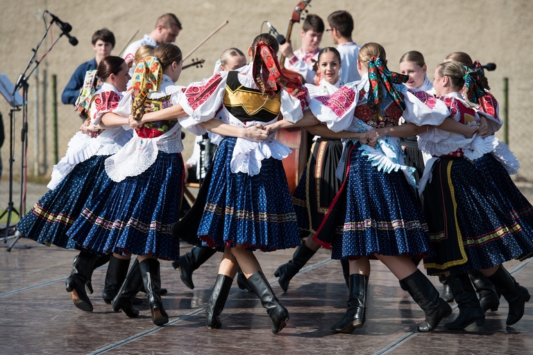 Společenský a kulturní život